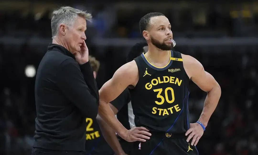 开云-库里连续七场比赛得分超过势不可挡，快船挑战极限！的简单介绍